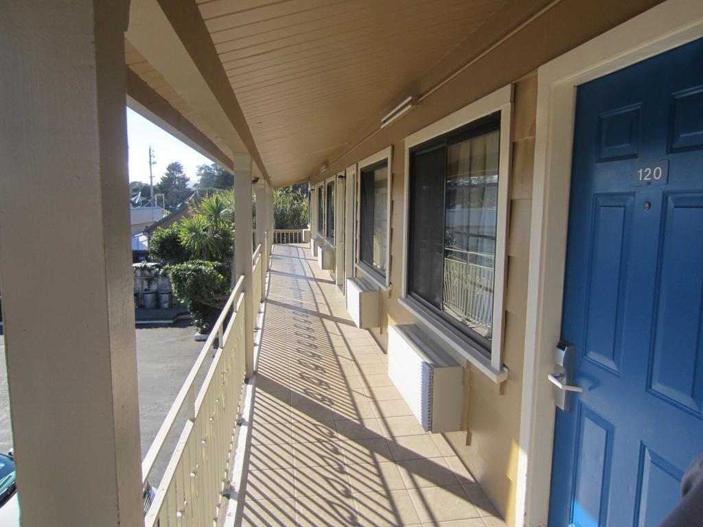 Rodeway Inn Monterey Near Fairgrounds Екстериор снимка