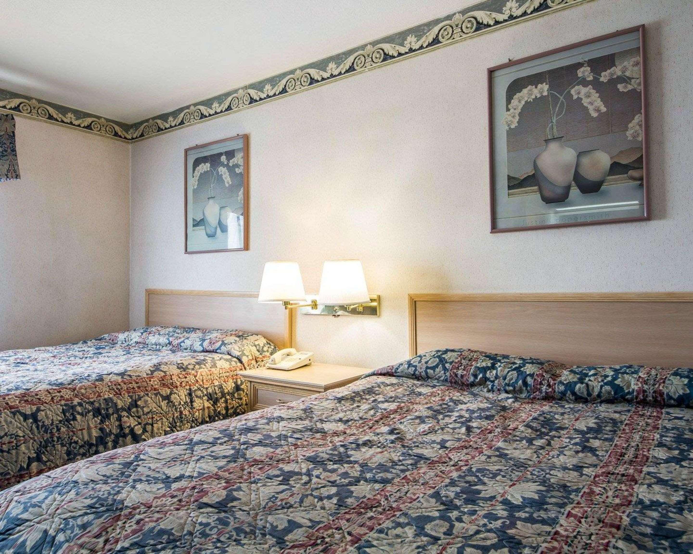Rodeway Inn Monterey Near Fairgrounds Екстериор снимка