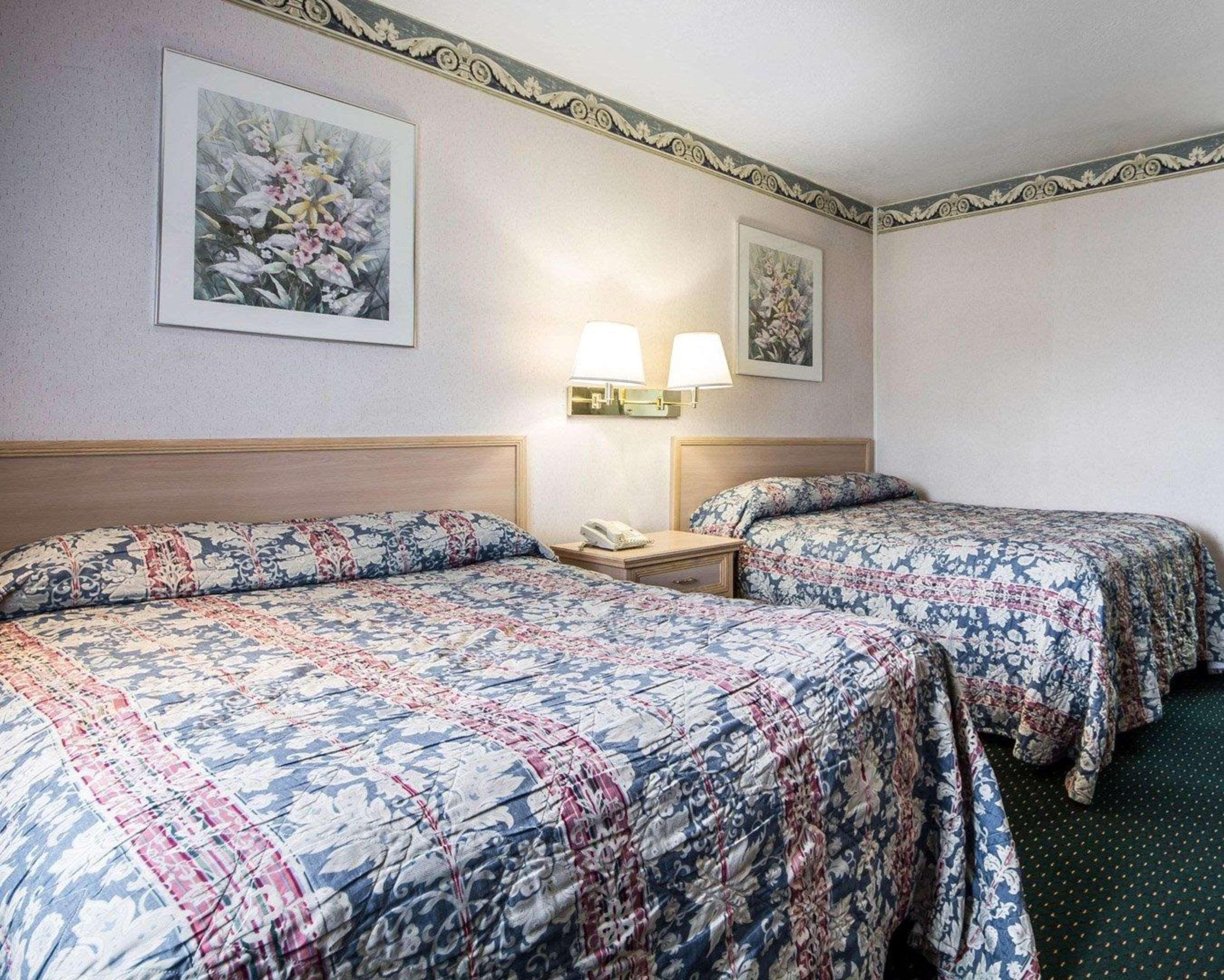 Rodeway Inn Monterey Near Fairgrounds Екстериор снимка