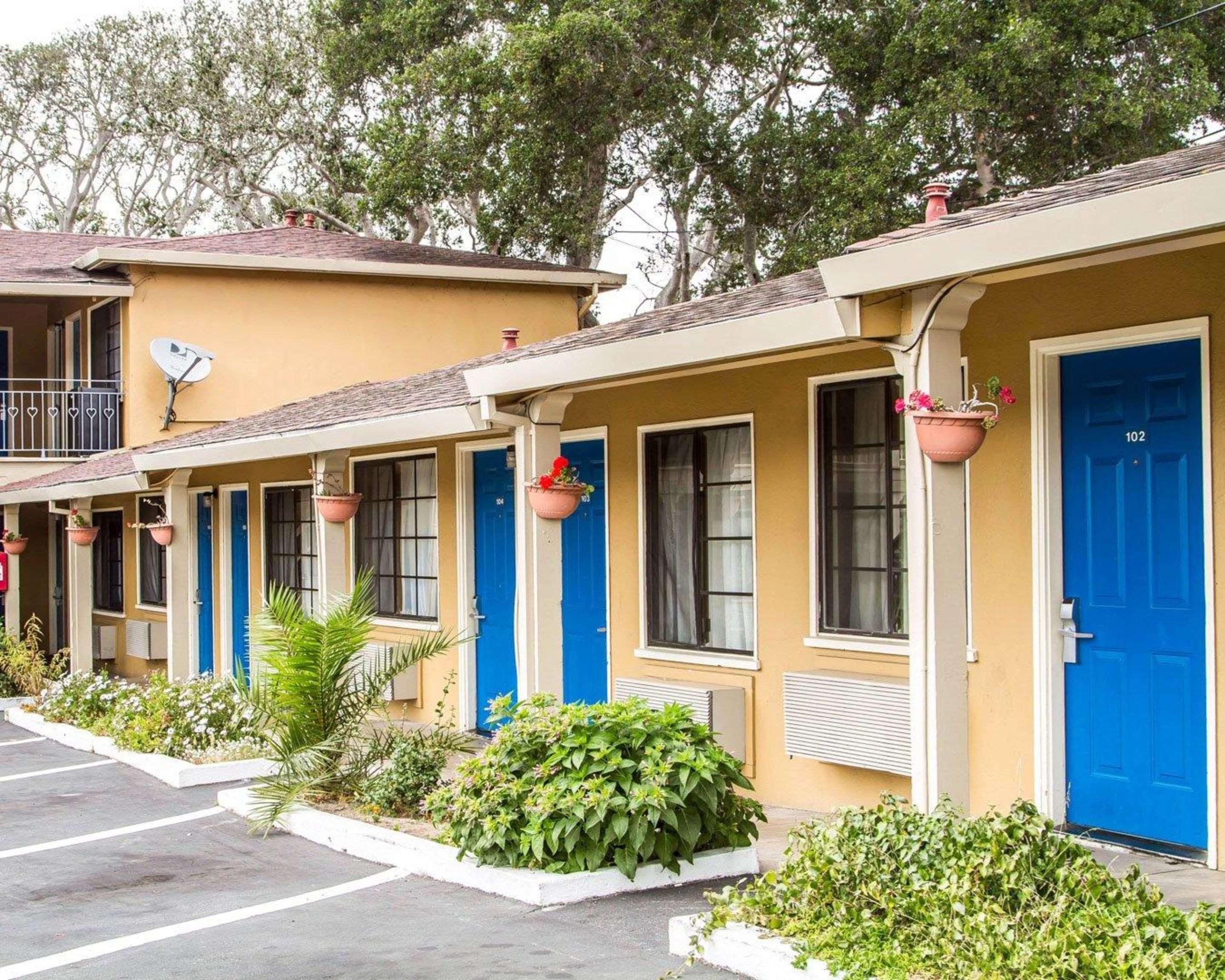 Rodeway Inn Monterey Near Fairgrounds Екстериор снимка