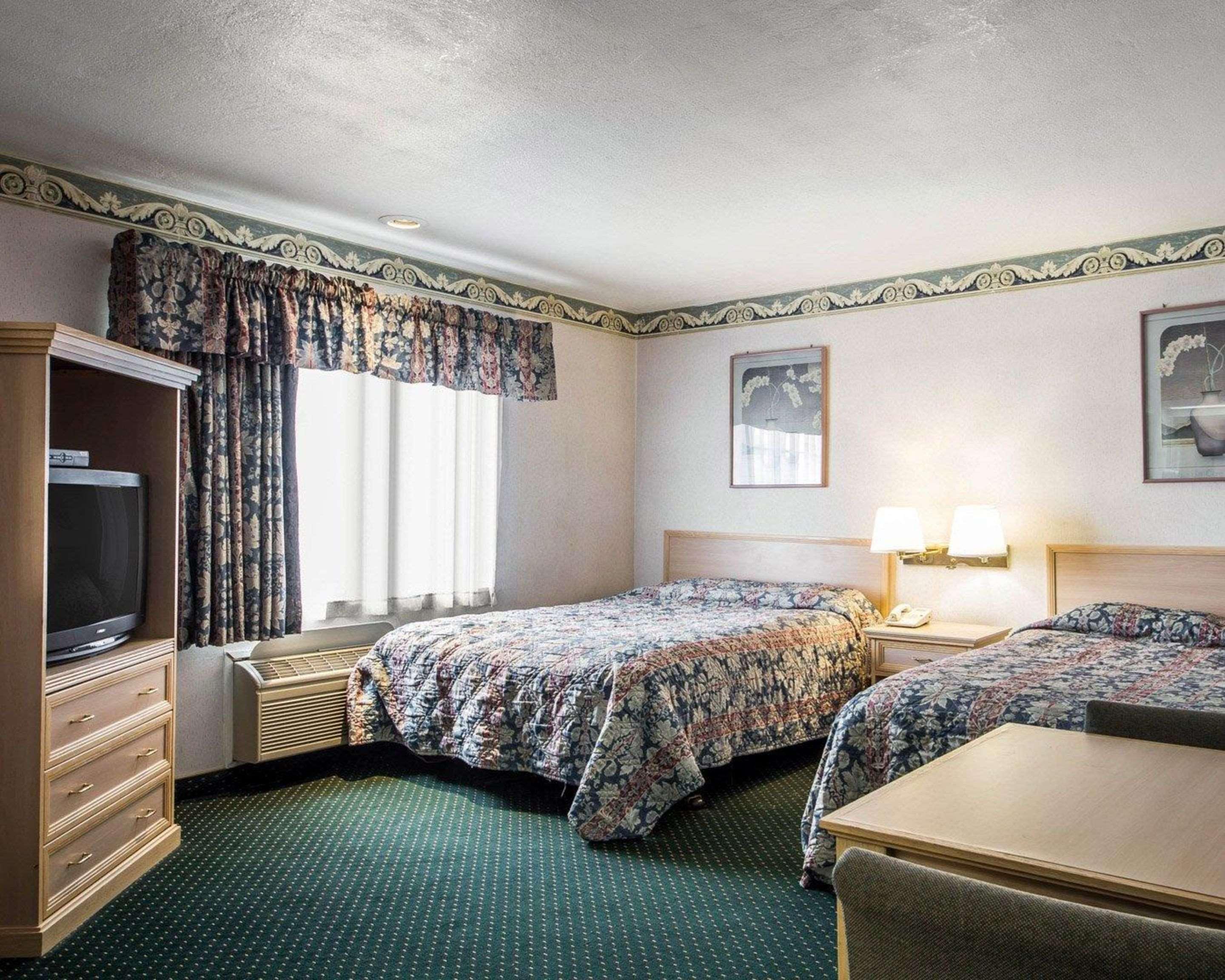 Rodeway Inn Monterey Near Fairgrounds Екстериор снимка