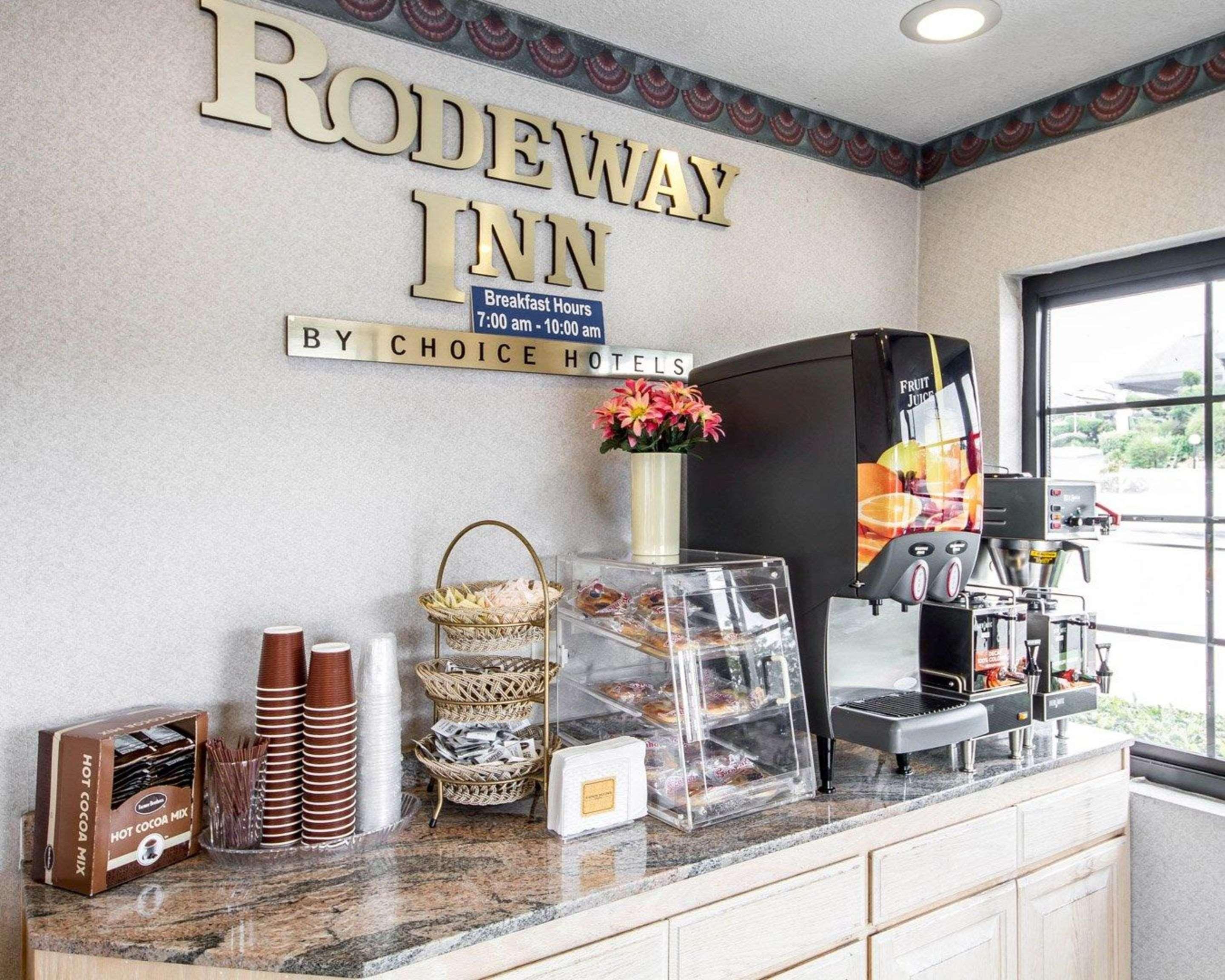 Rodeway Inn Monterey Near Fairgrounds Екстериор снимка