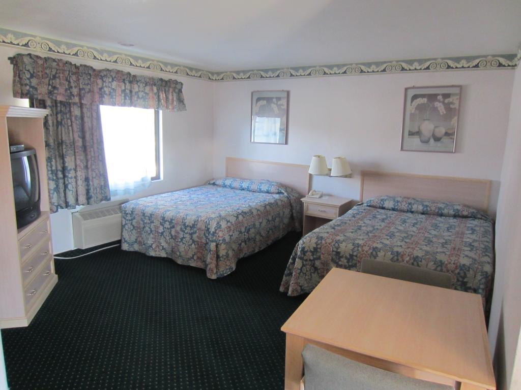 Rodeway Inn Monterey Near Fairgrounds Екстериор снимка